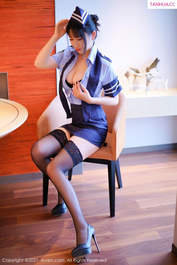 赵静伟 赵惟依 [XiuRen]高清写真图 2021.11.18 No.4233 赵惟依coco第16张图片